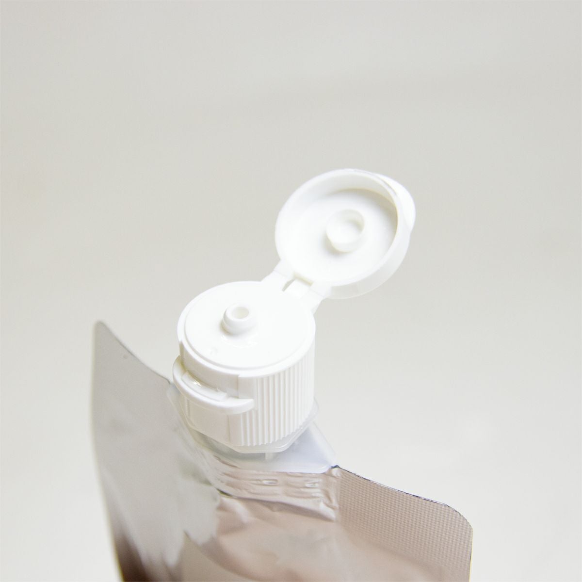 純つばき油詰め替え用（uvカットパウチ入り）2