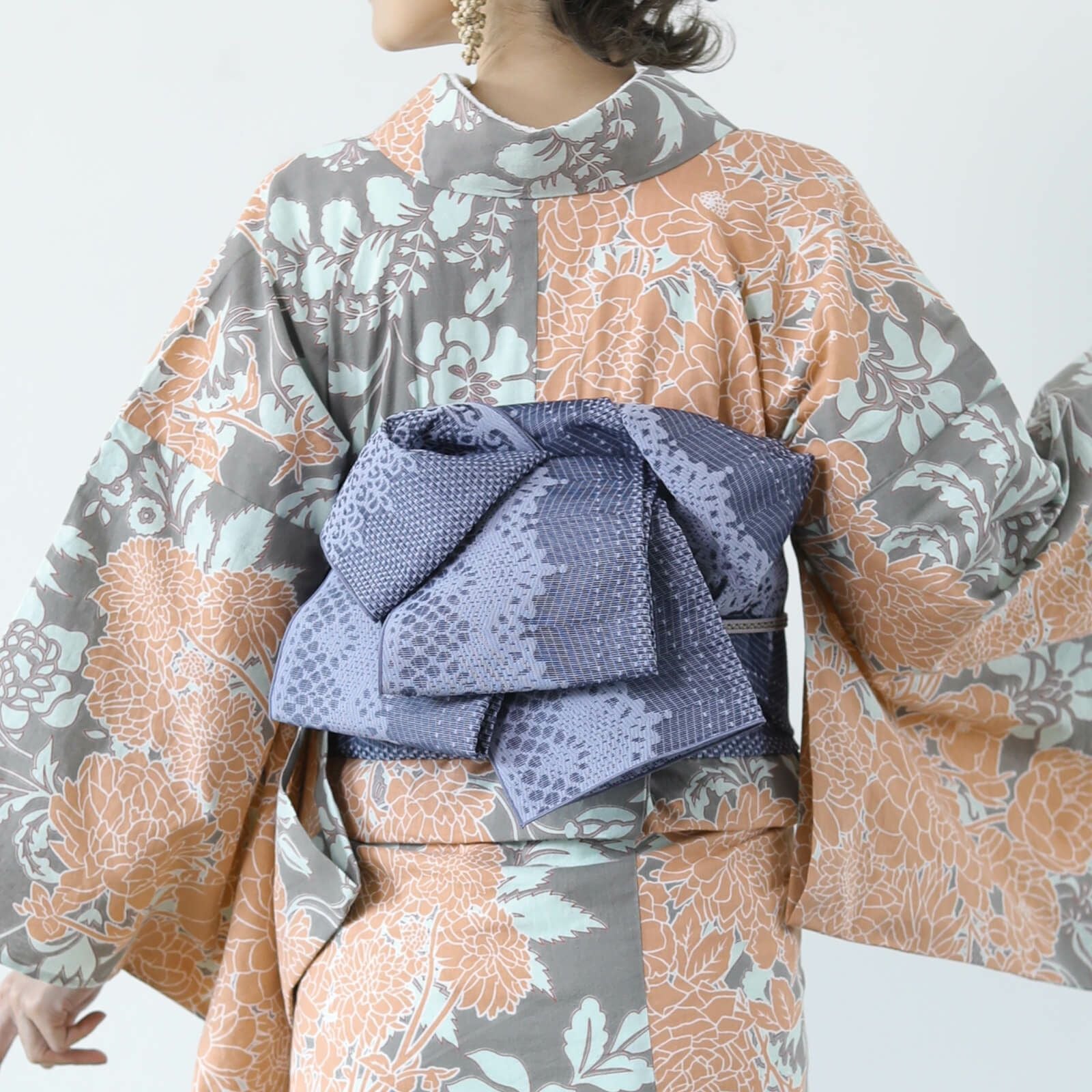 極上逸品◾️銀座きしや◾️白藤訪問着/上品ピンク駒刺繍銀彩たとう紙付 銀座【B-4345】刺繍 訪問着 灰桜色 松竹梅に宝尽くし文など:身丈169.5